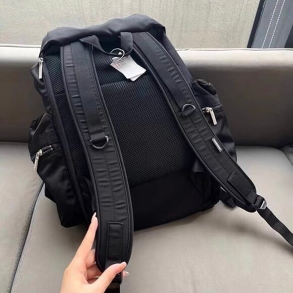 Lululemon Wunderlust 25L Backpack Black Practical Travel Yoga Companion Unisex main image 10